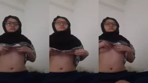 Hijab Hitam Kacamata Colmek